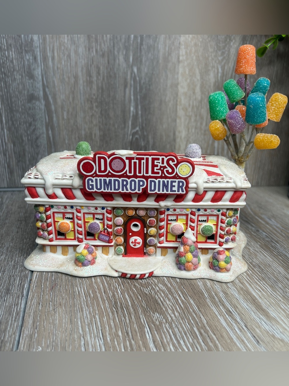 Dept 56 Dottie's Gumdrop Diner Home Town Traditions 2005 Christmas Village